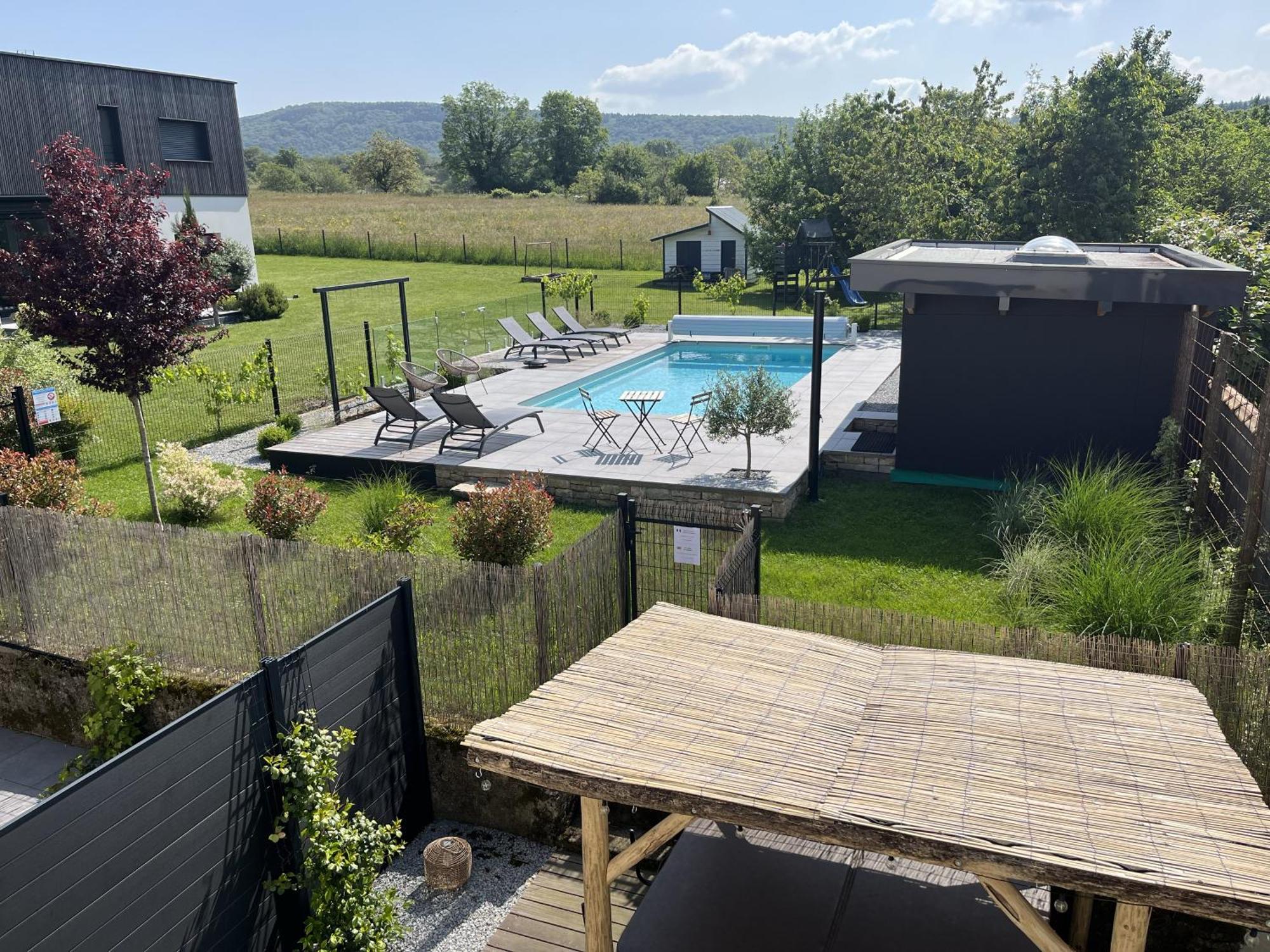 Sejour Detente - Appart'Hotel N 1 Avec Jaccuzi, Piscine Et Petit-Dejeuner Chouzelot Exterior photo